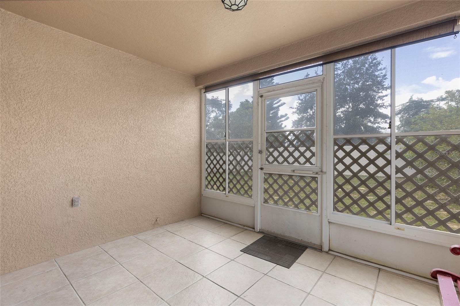 Image 27 of 44 For 312 Royal Ridge Drive