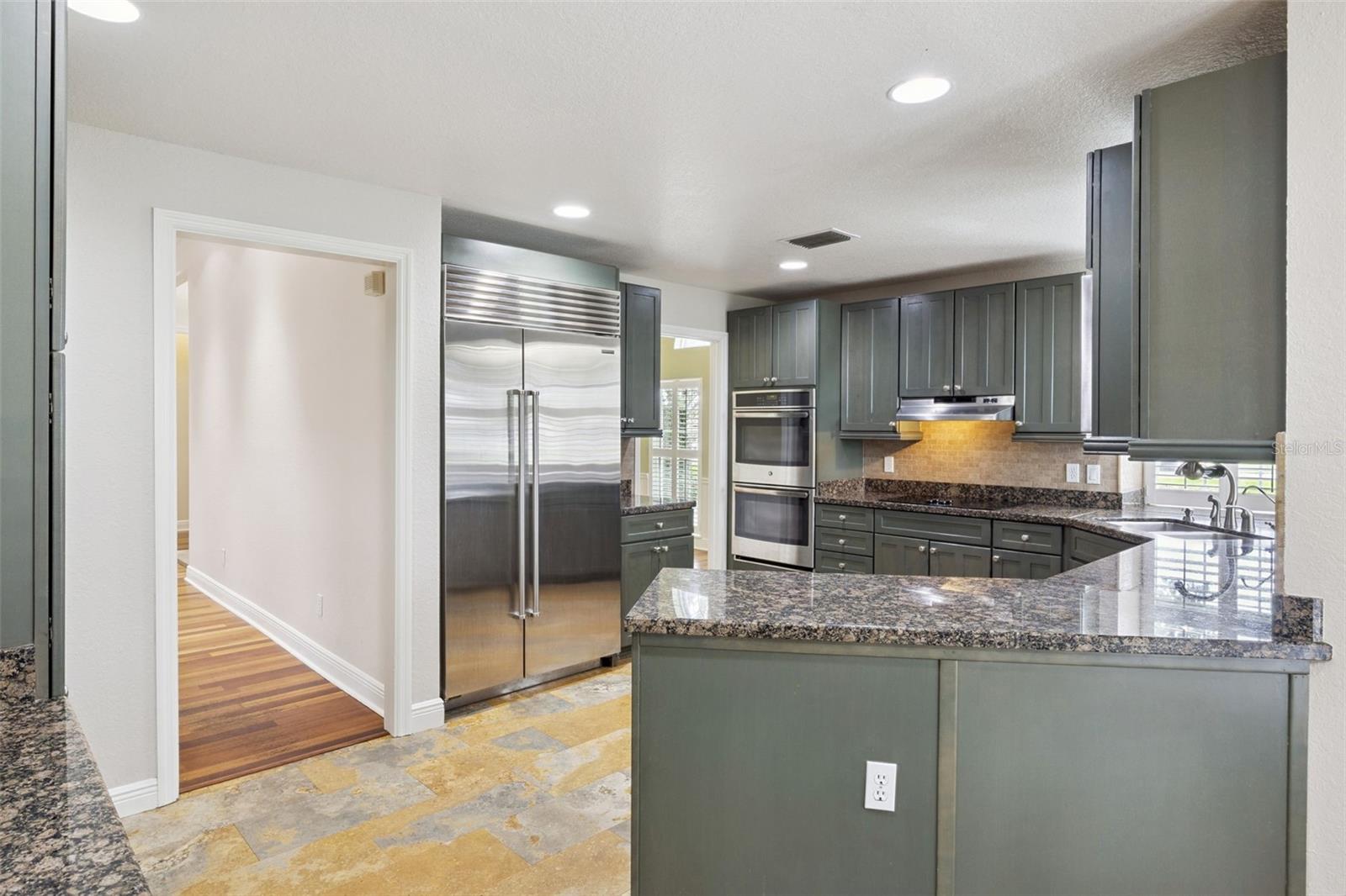 Image 21 of 62 For 17608 Deer Isle Circle