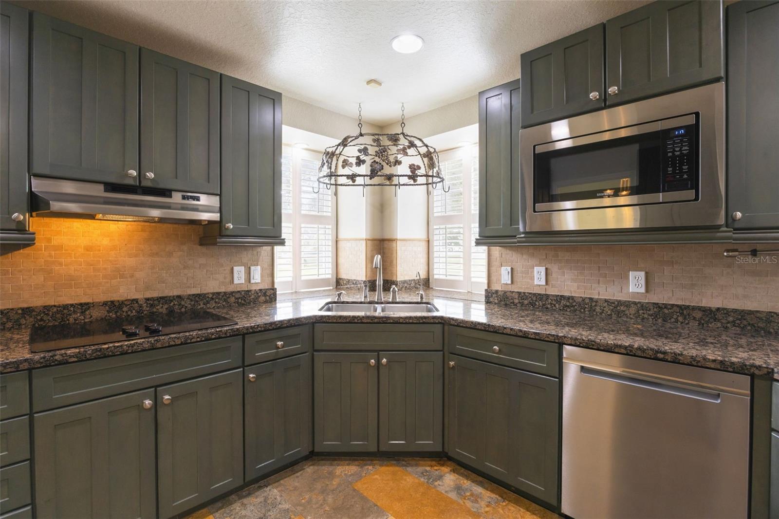 Image 28 of 62 For 17608 Deer Isle Circle