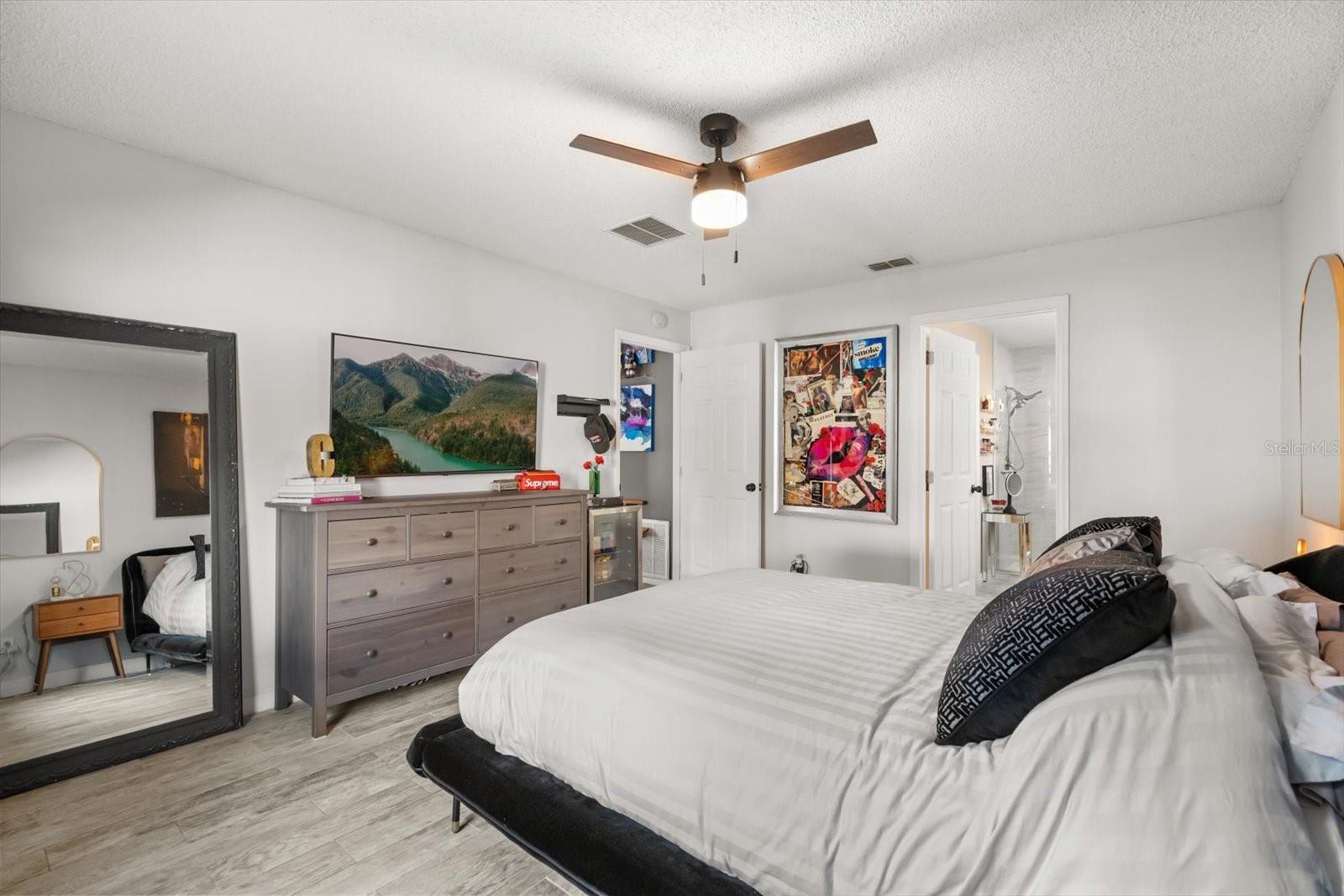 Image 15 of 31 For 11805 Foxglove Drive