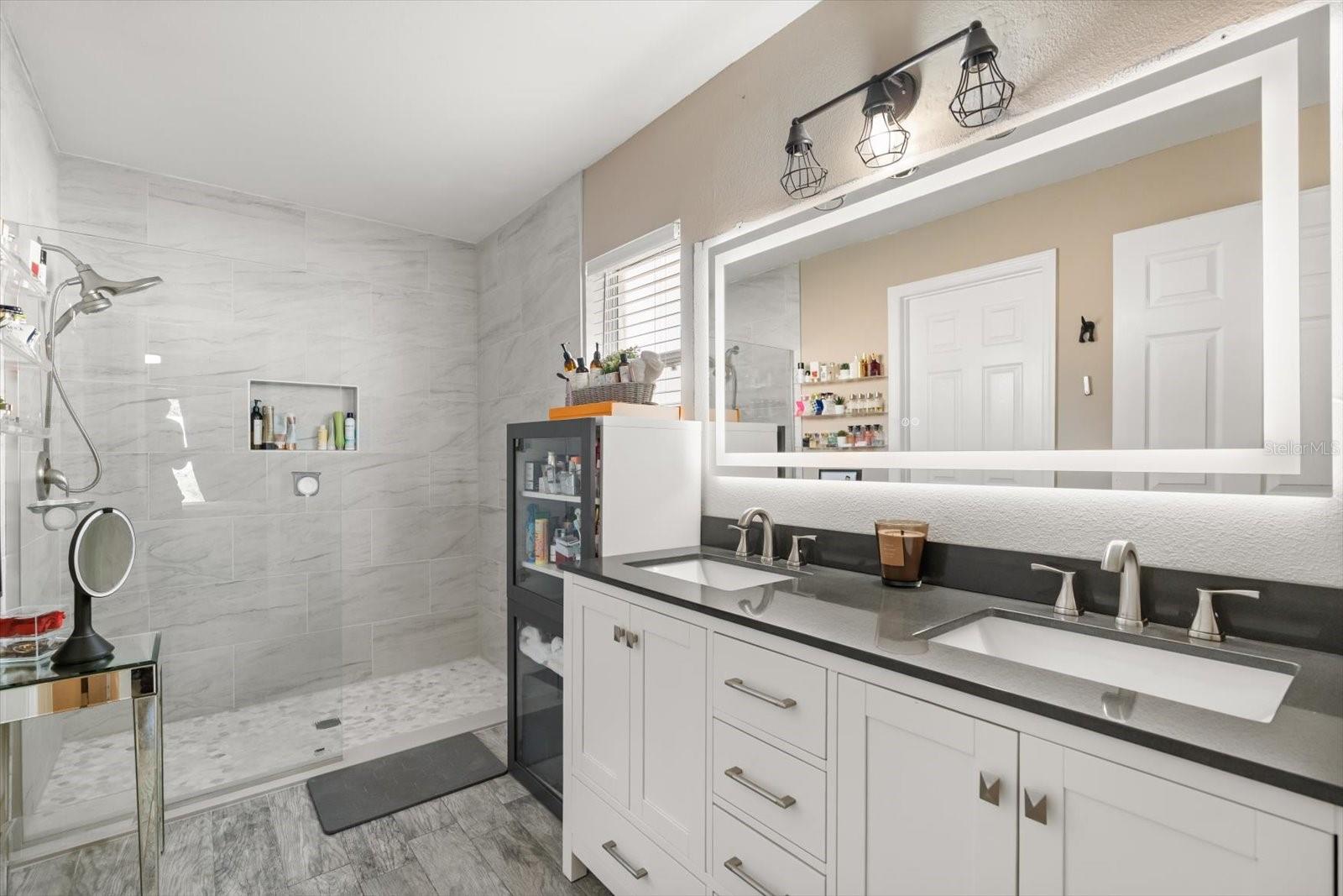 Image 16 of 31 For 11805 Foxglove Drive