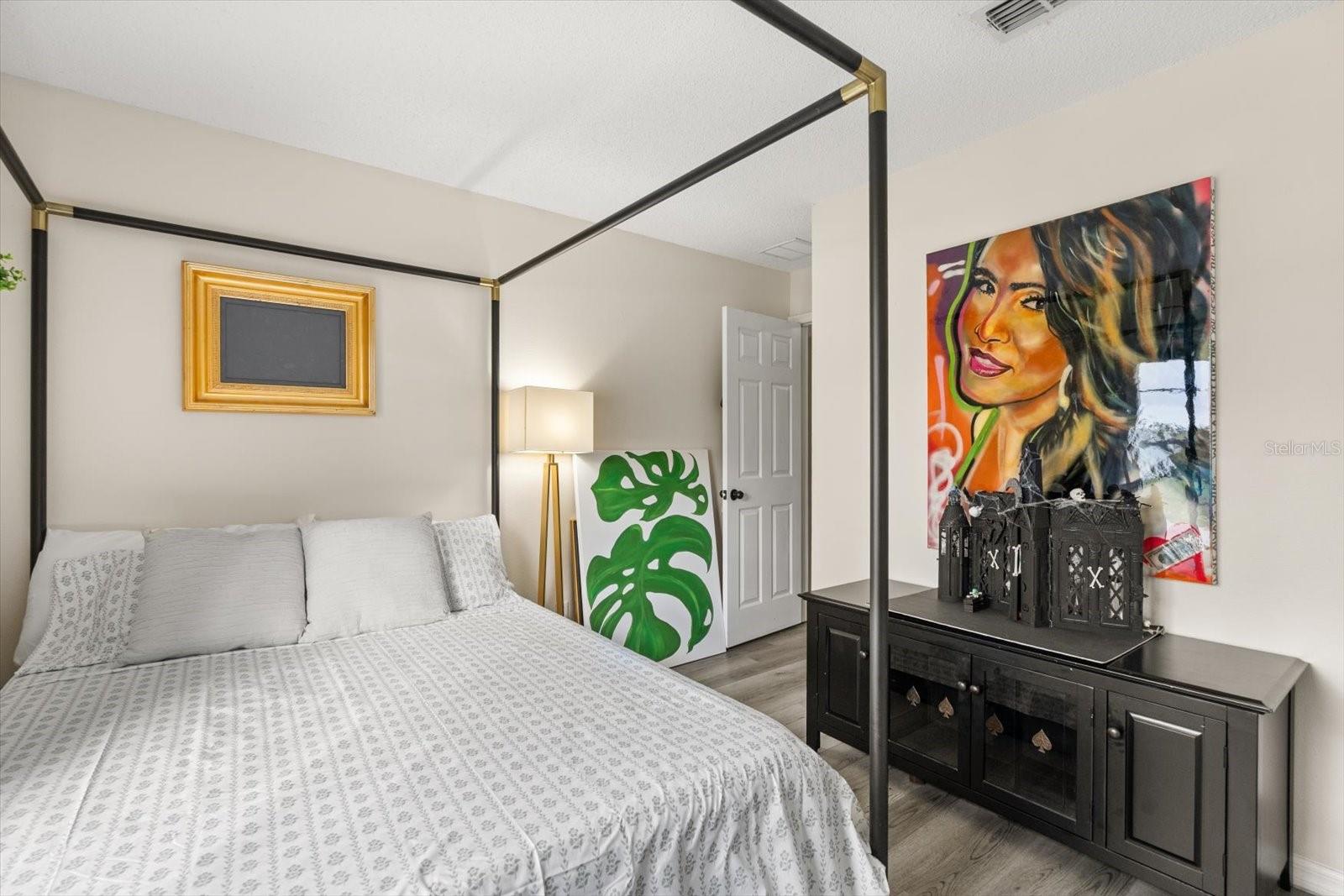 Image 18 of 31 For 11805 Foxglove Drive