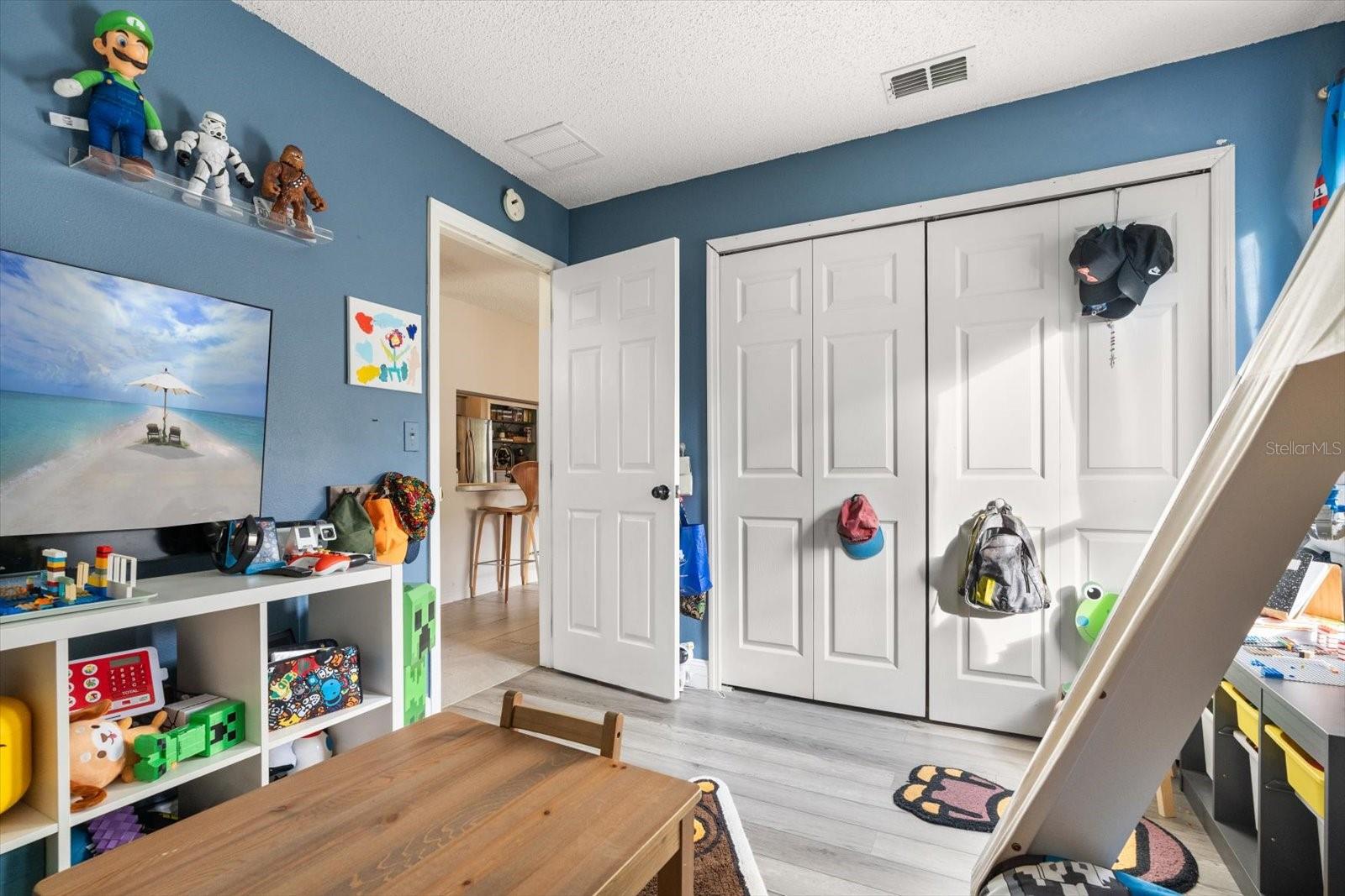 Image 21 of 31 For 11805 Foxglove Drive