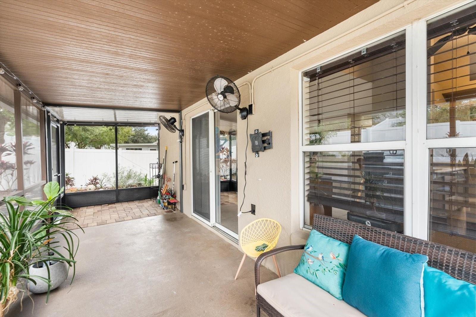 Image 24 of 31 For 11805 Foxglove Drive