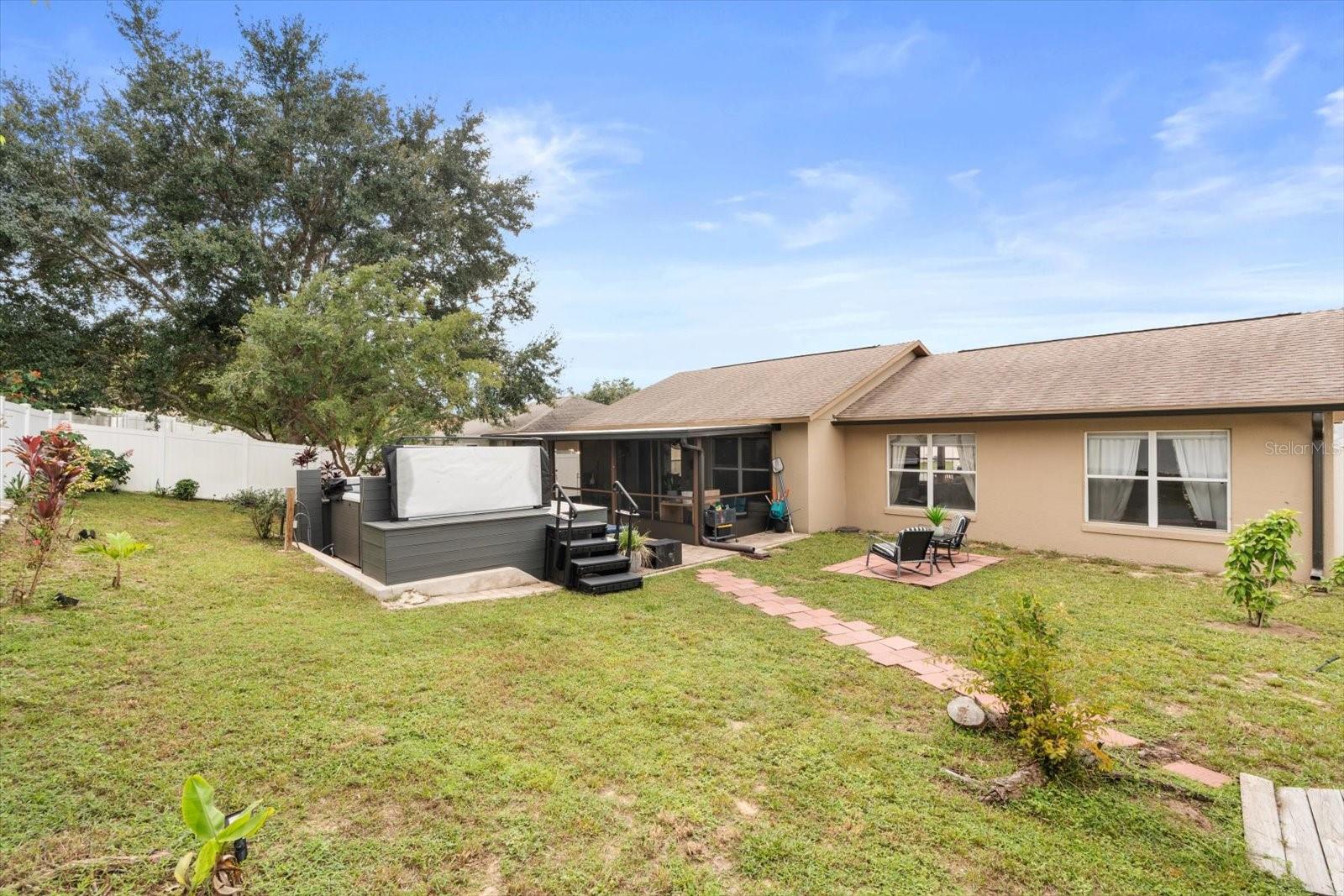 Image 25 of 31 For 11805 Foxglove Drive