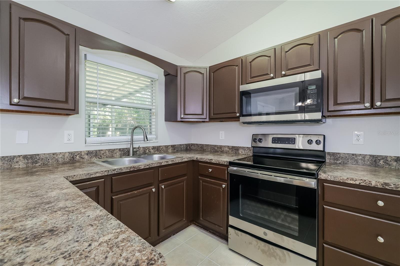 Image 4 of 16 For 123 Kings Pond Avenue