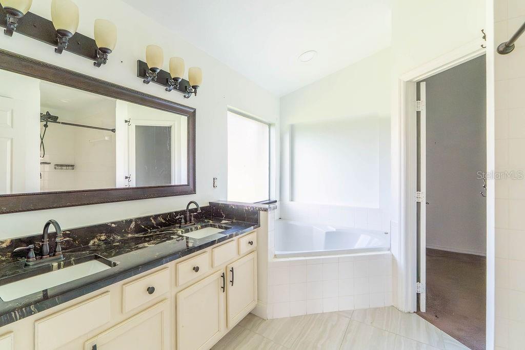 Image 10 of 25 For 1008 Casterton Circle