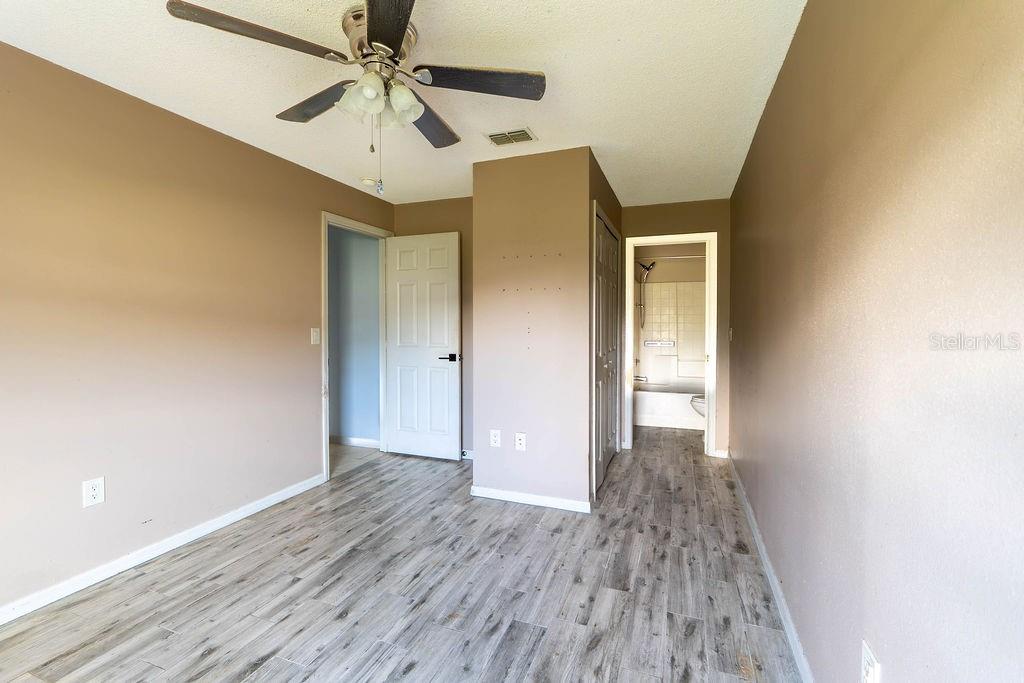 Image 19 of 25 For 1008 Casterton Circle