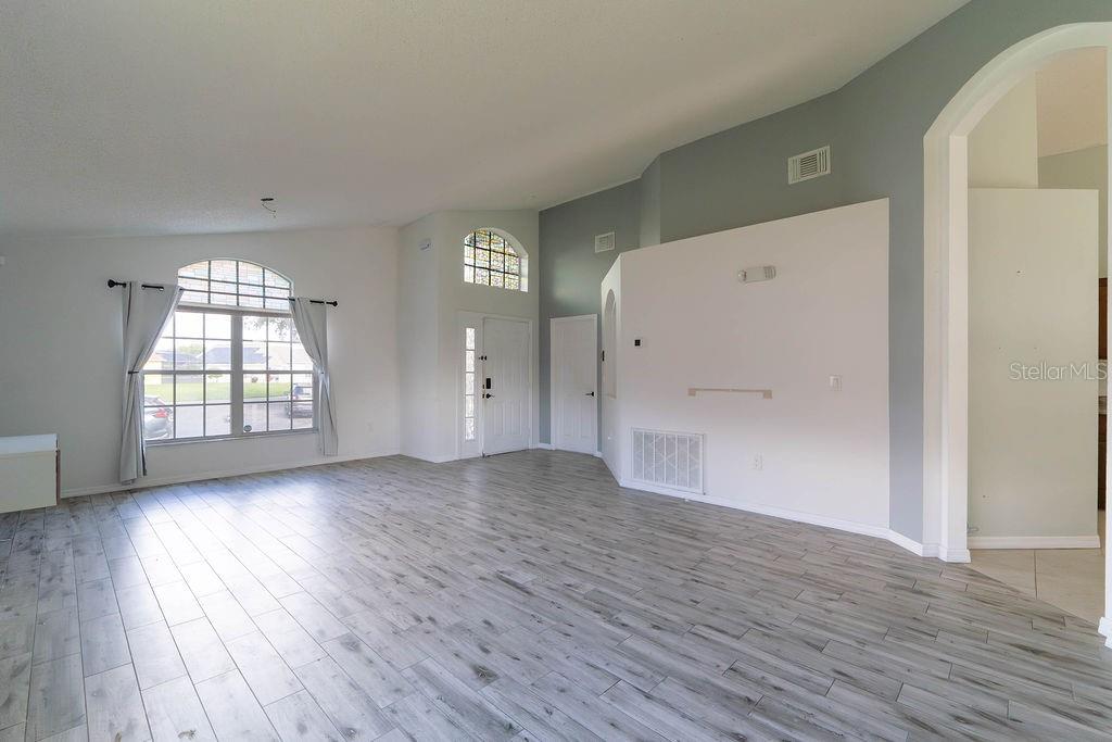 Image 2 of 25 For 1008 Casterton Circle