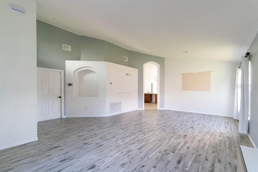 Image 3 of 25 For 1008 Casterton Circle