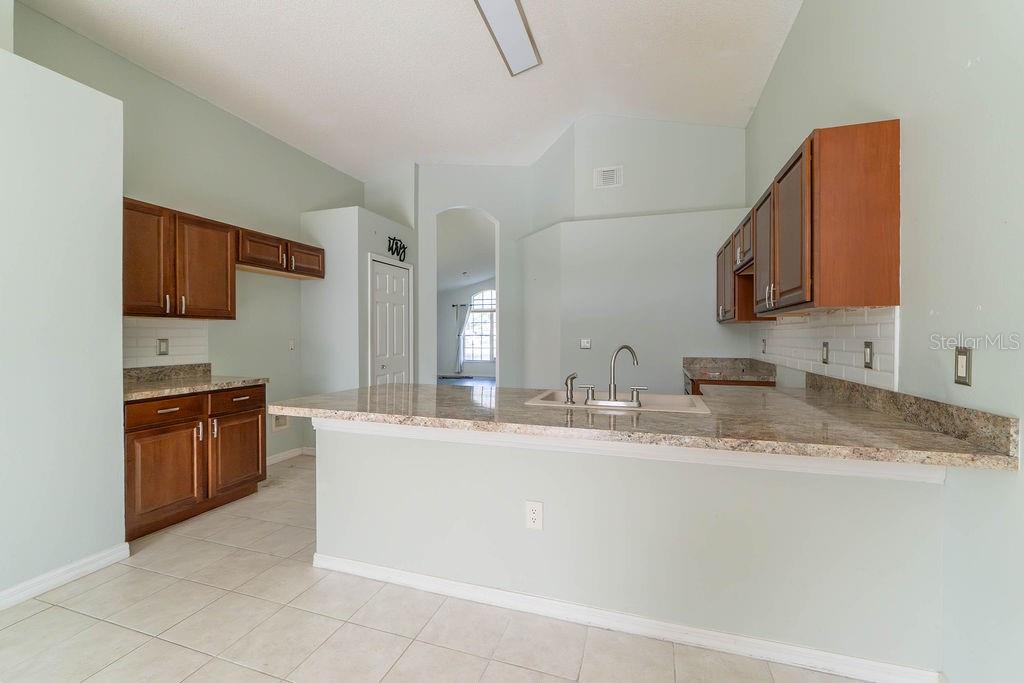 Image 6 of 25 For 1008 Casterton Circle