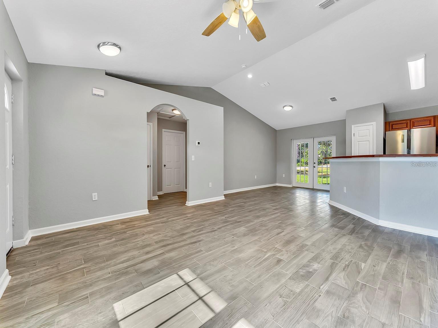 Image 13 of 27 For 2008 Central Parkway