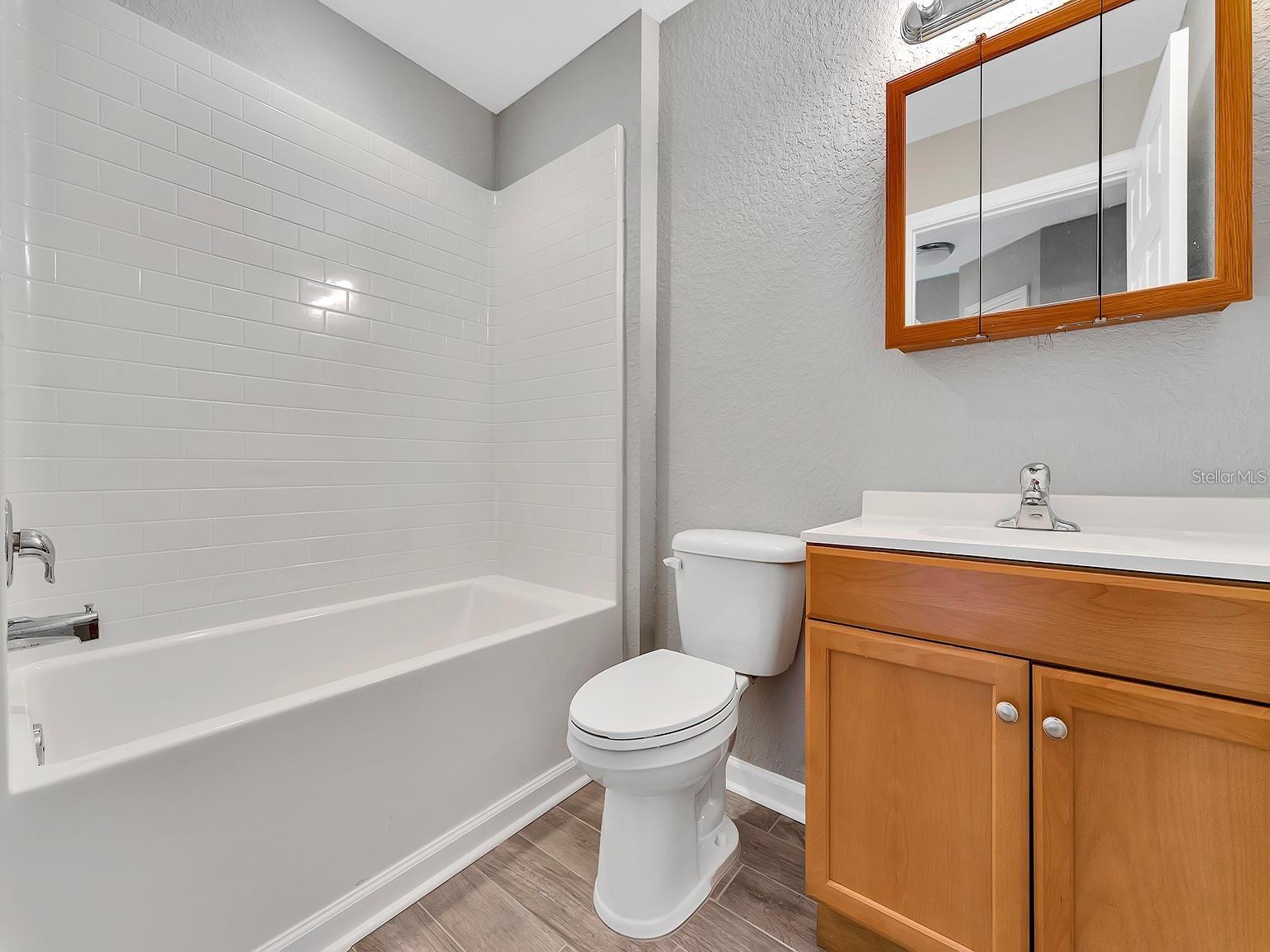 Image 15 of 27 For 2008 Central Parkway