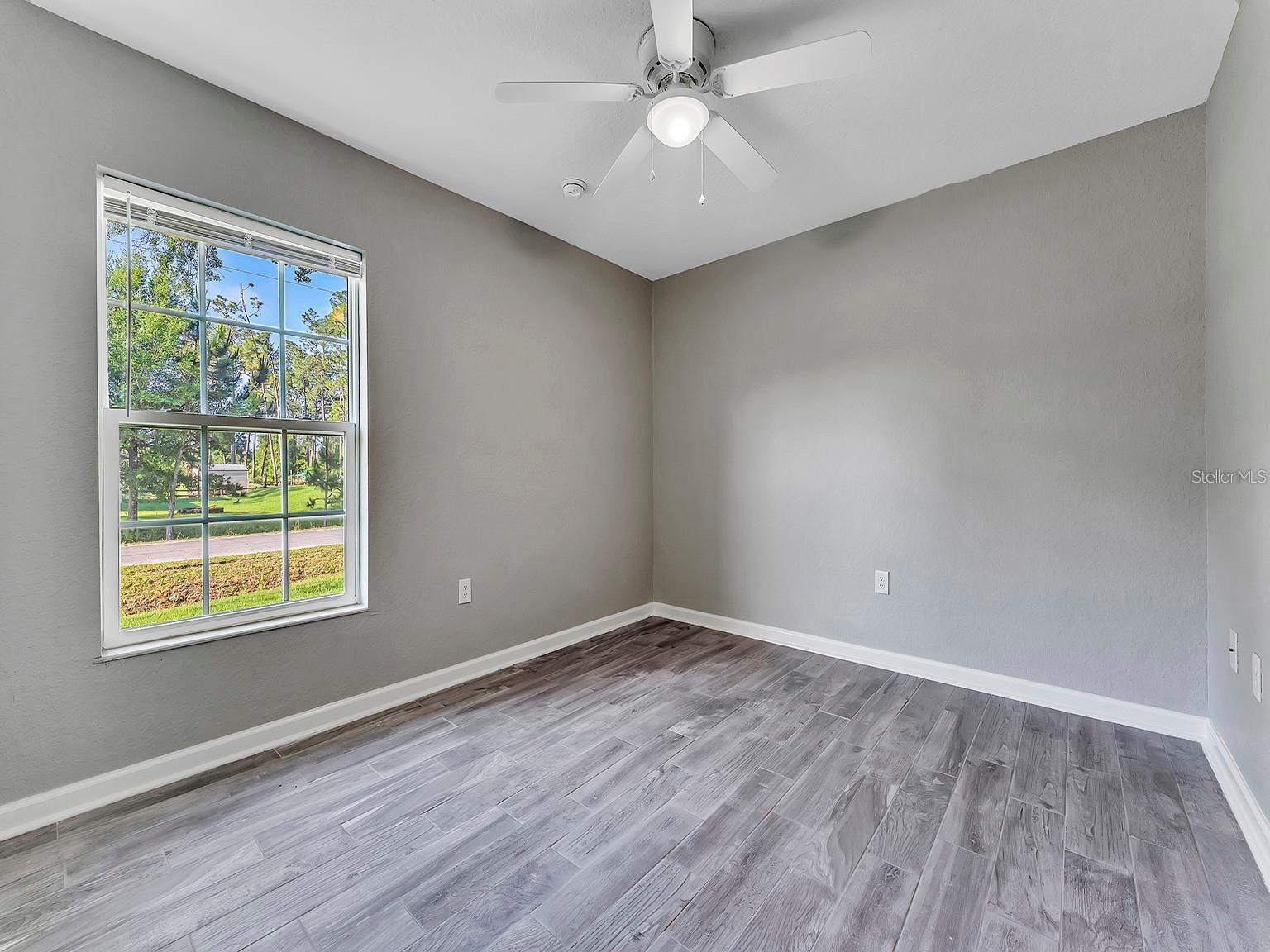 Image 17 of 27 For 2008 Central Parkway