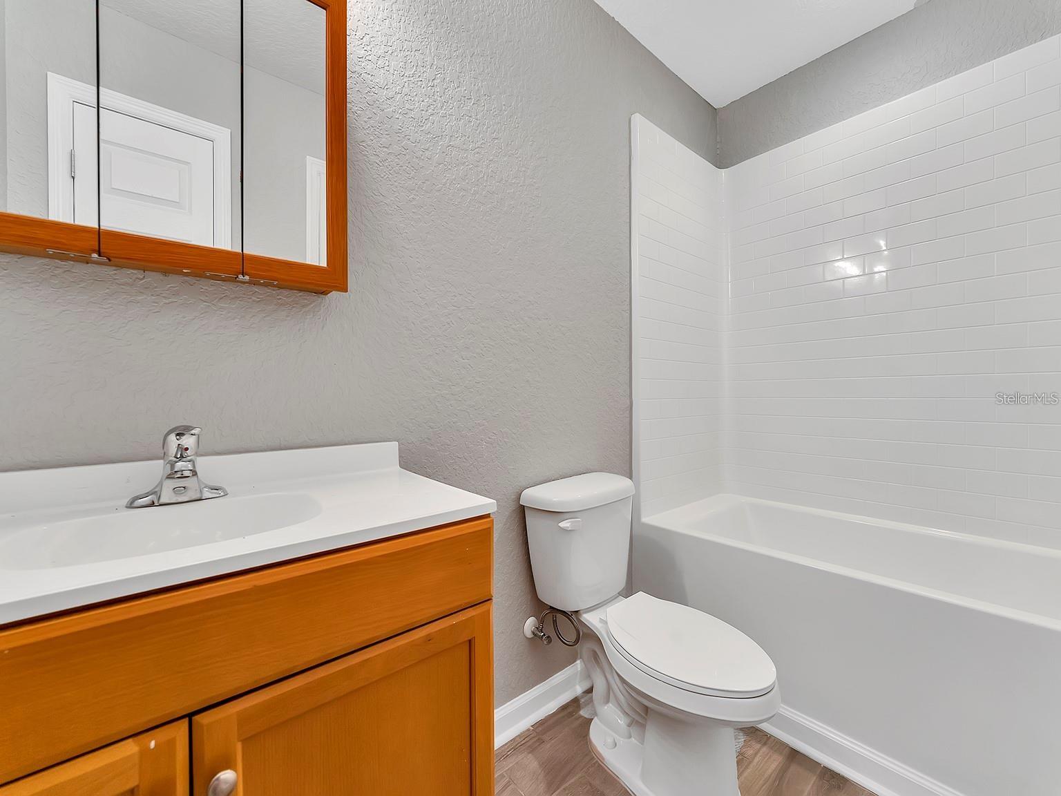 Image 19 of 27 For 2008 Central Parkway