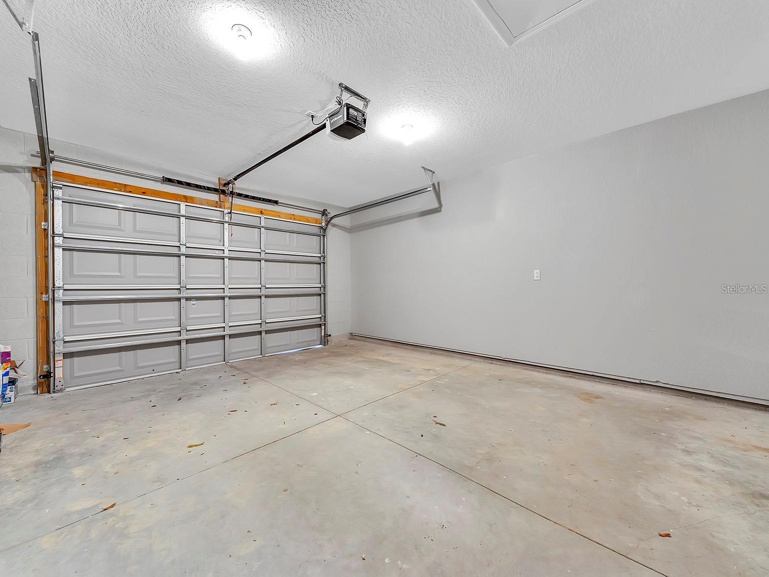 Image 22 of 27 For 2008 Central Parkway