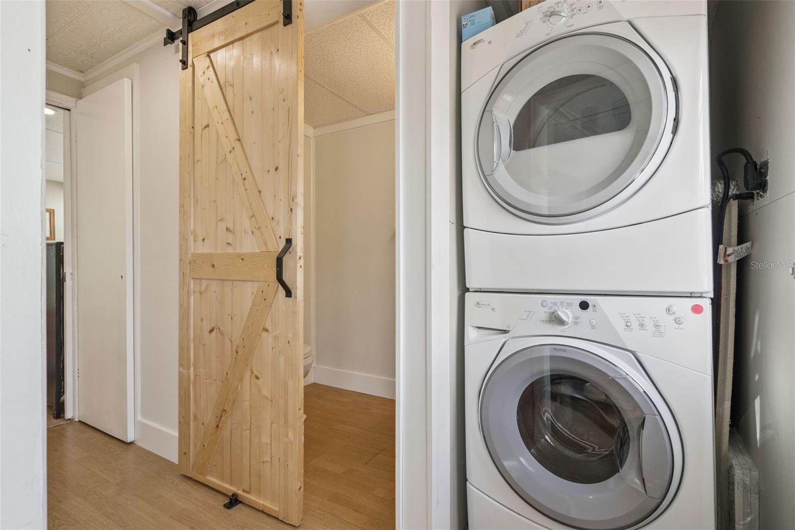 Image 11 of 30 For 101 Tournament Drive 101