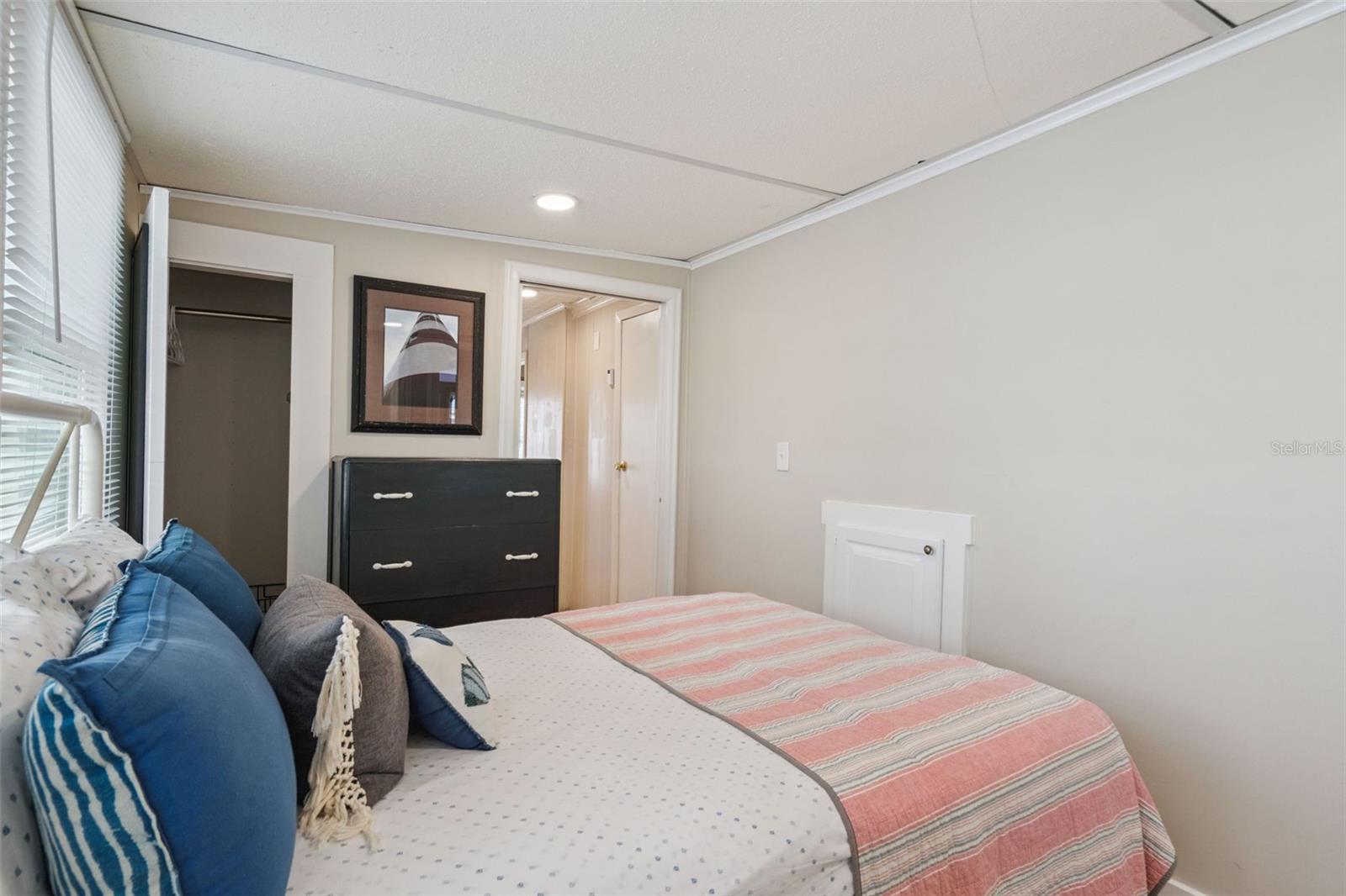 Image 16 of 30 For 101 Tournament Drive 101