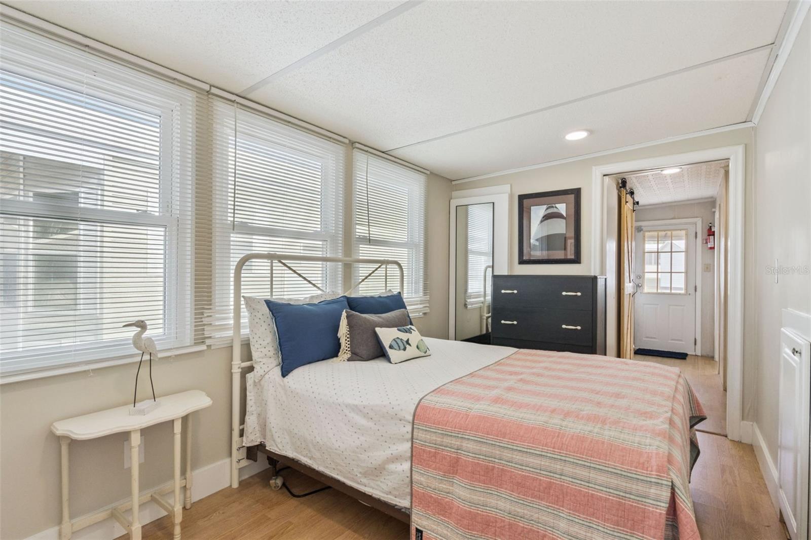 Image 17 of 30 For 101 Tournament Drive 101