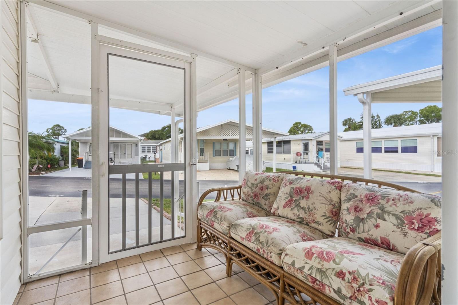 Image 19 of 30 For 101 Tournament Drive 101