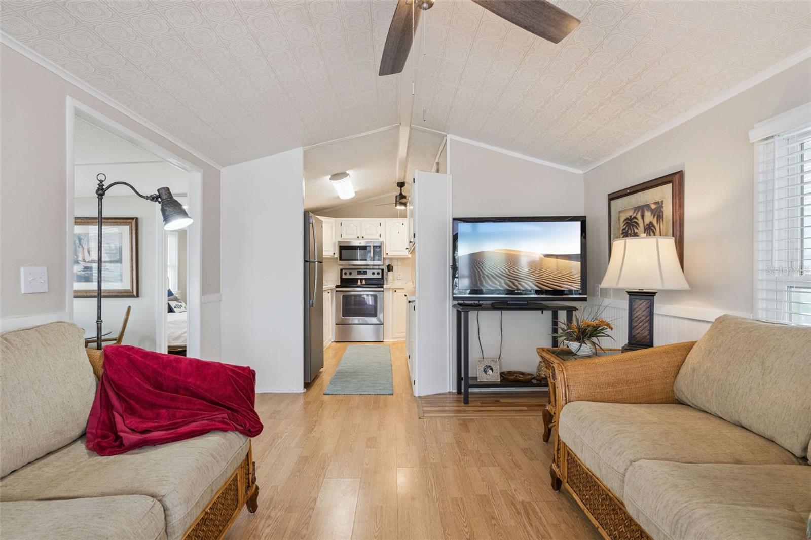 Image 6 of 30 For 101 Tournament Drive 101