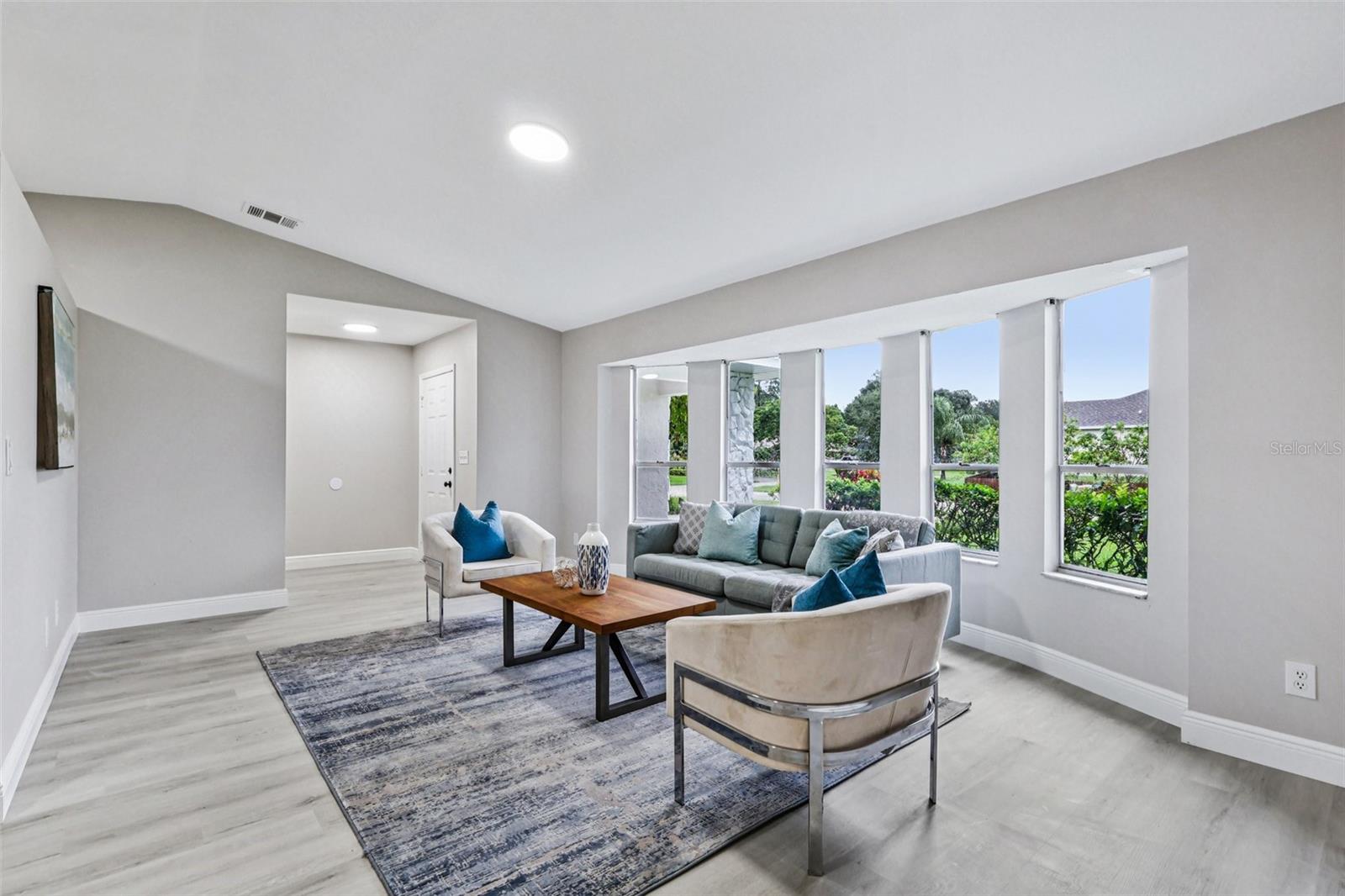 Image 13 of 34 For 1170 Mina Avenue Ne