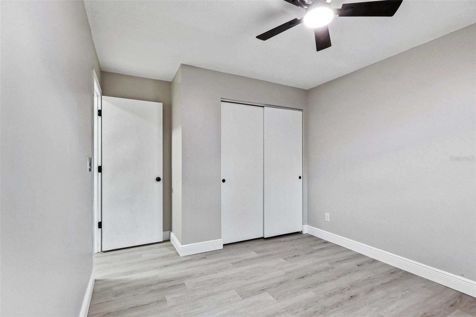 Image 21 of 34 For 1170 Mina Avenue Ne