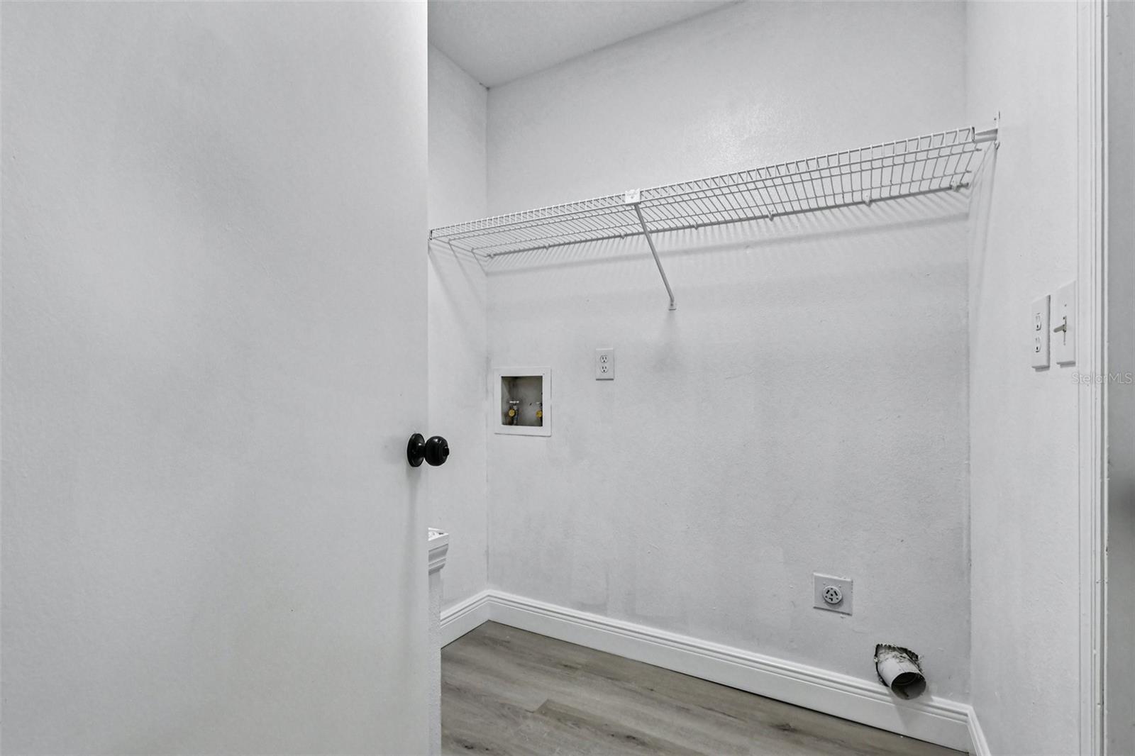 Image 25 of 34 For 1170 Mina Avenue Ne