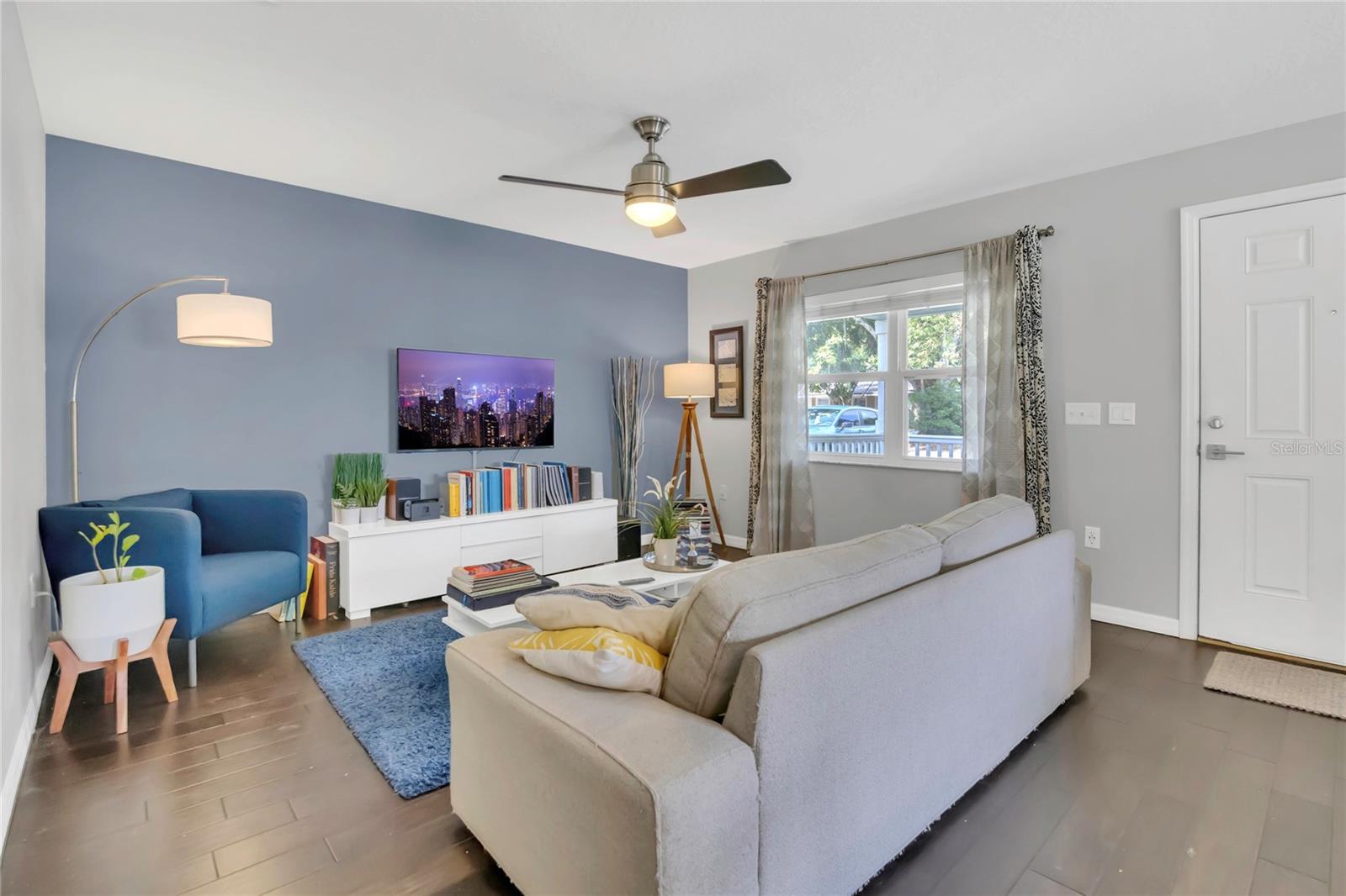 Image 6 of 18 For 2401 Mayer Street