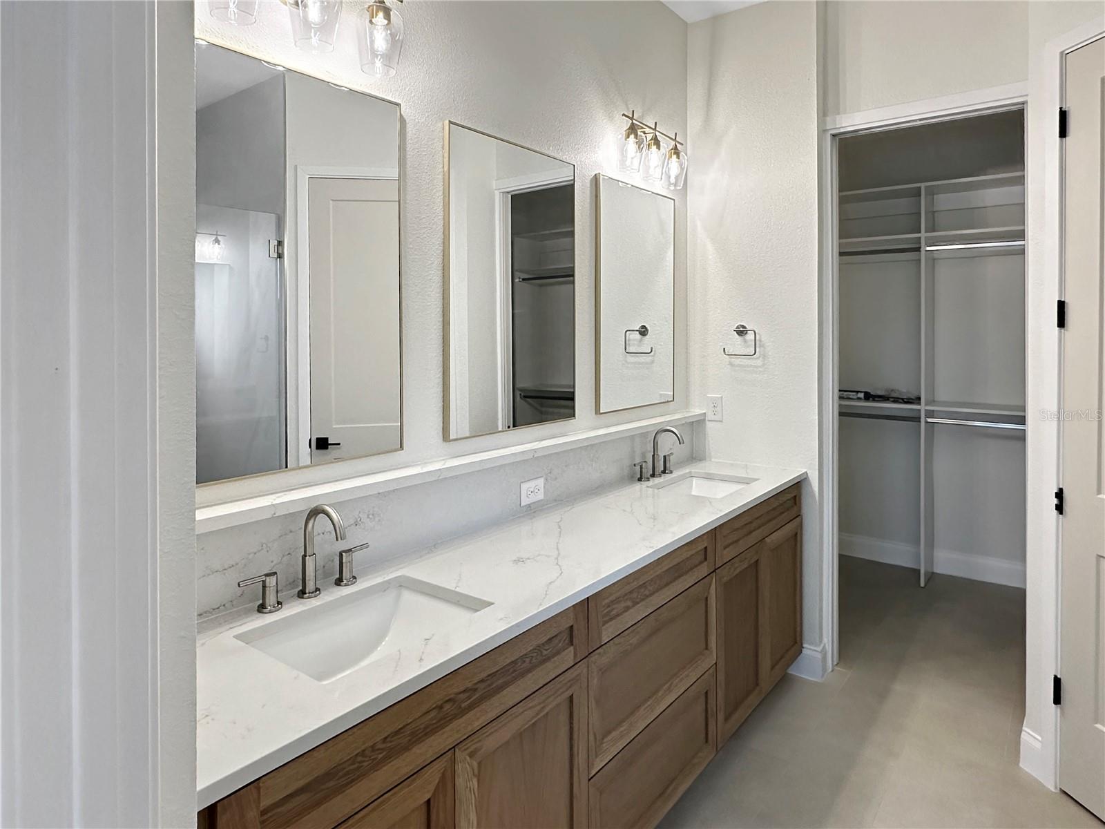 Image 9 of 10 For 935 Thompson Road