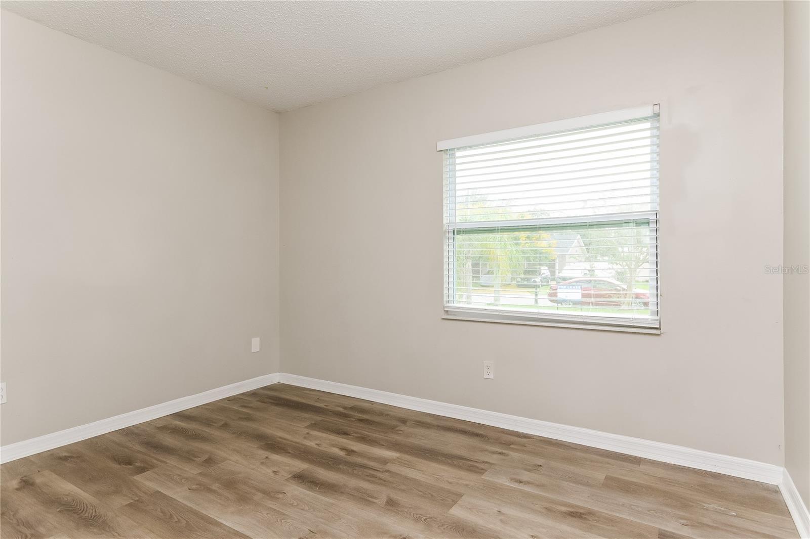 Image 12 of 16 For 1517 Colony Avenue