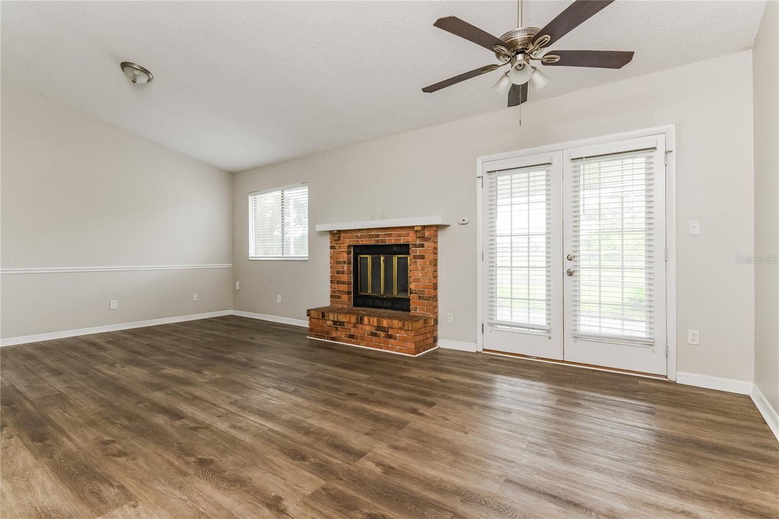 Image 3 of 16 For 1517 Colony Avenue