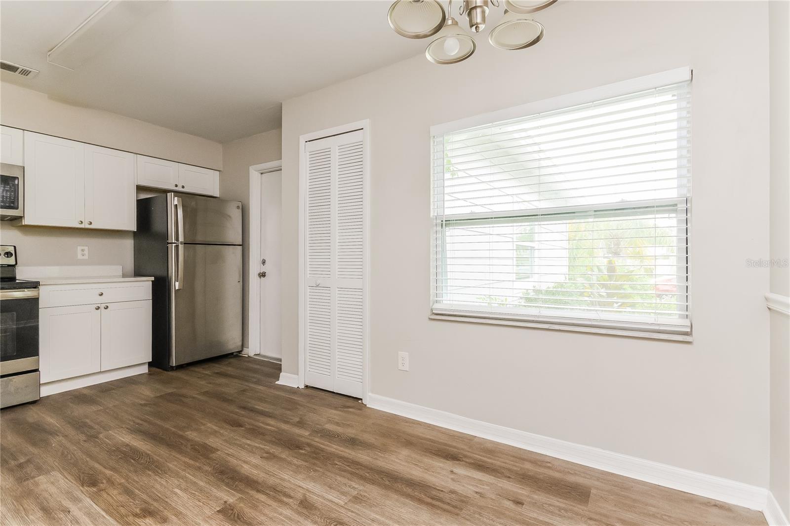 Image 5 of 16 For 1517 Colony Avenue