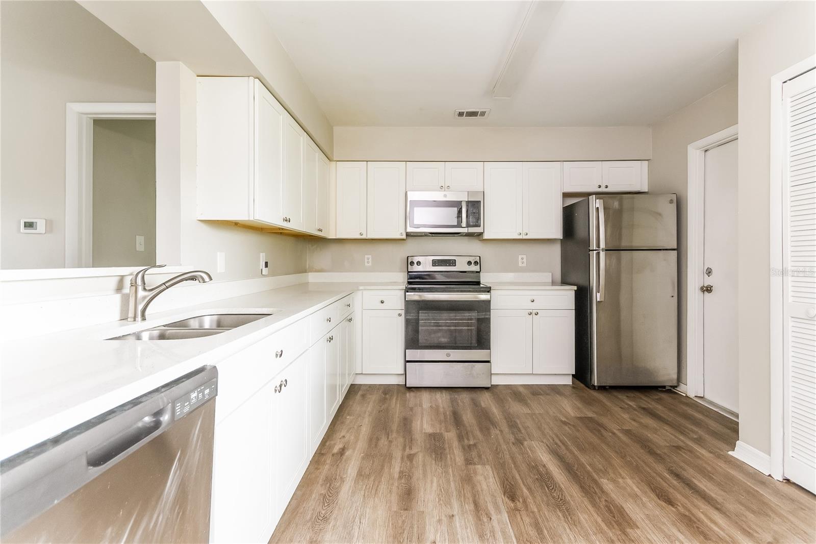 Image 6 of 16 For 1517 Colony Avenue