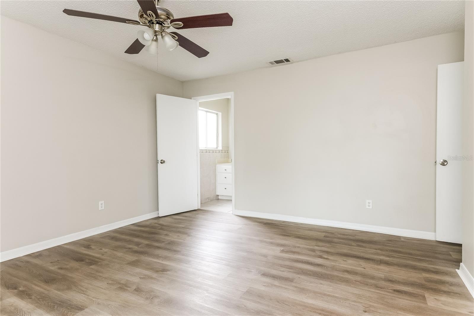 Image 8 of 16 For 1517 Colony Avenue