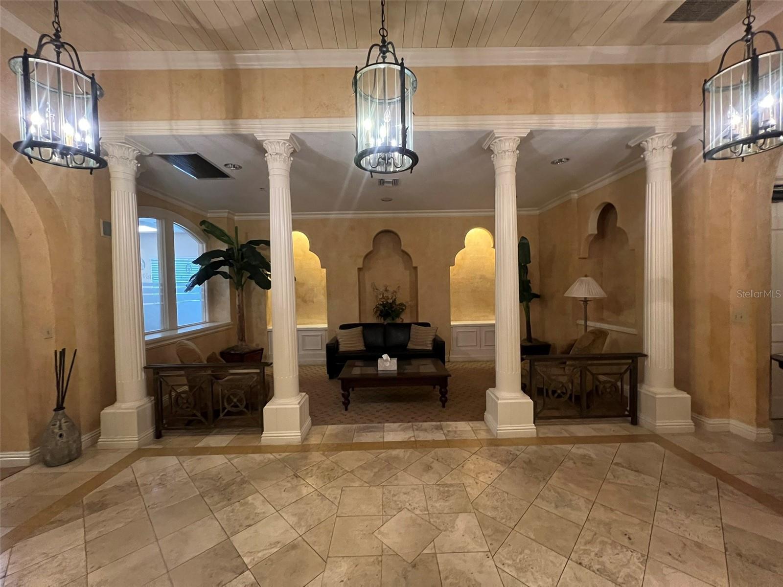 Image 13 of 24 For 824 Camargo Way 211