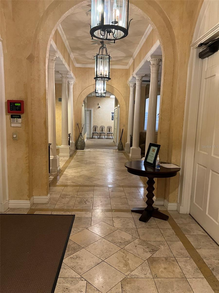 Image 14 of 24 For 824 Camargo Way 211