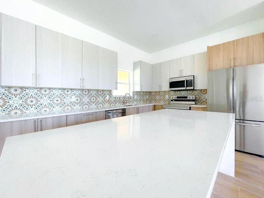 Image 6 of 33 For 15261 Brainbridge Circle