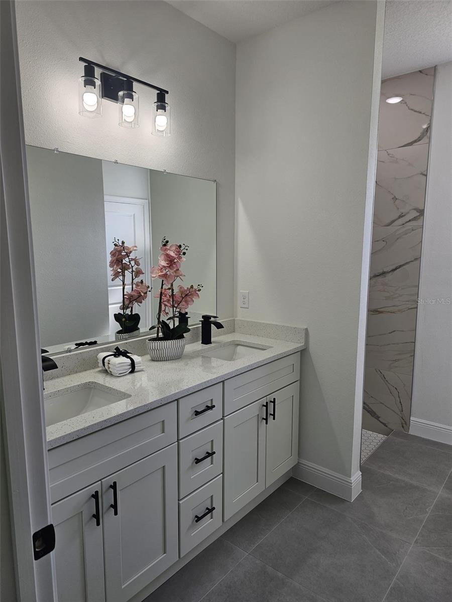 Listing photo id 12 for 7169 Tallwood Drive