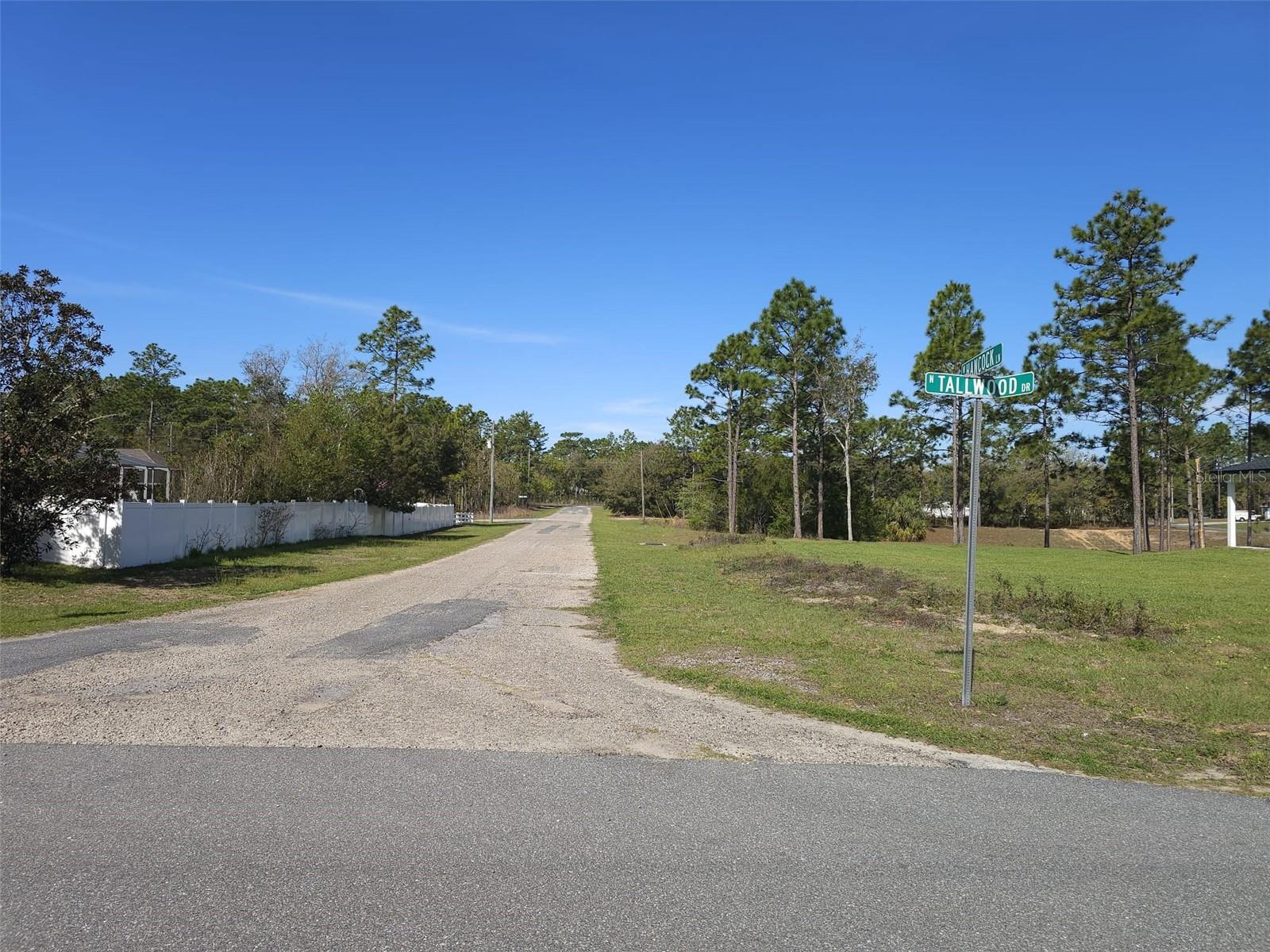 Listing photo id 30 for 7169 Tallwood Drive