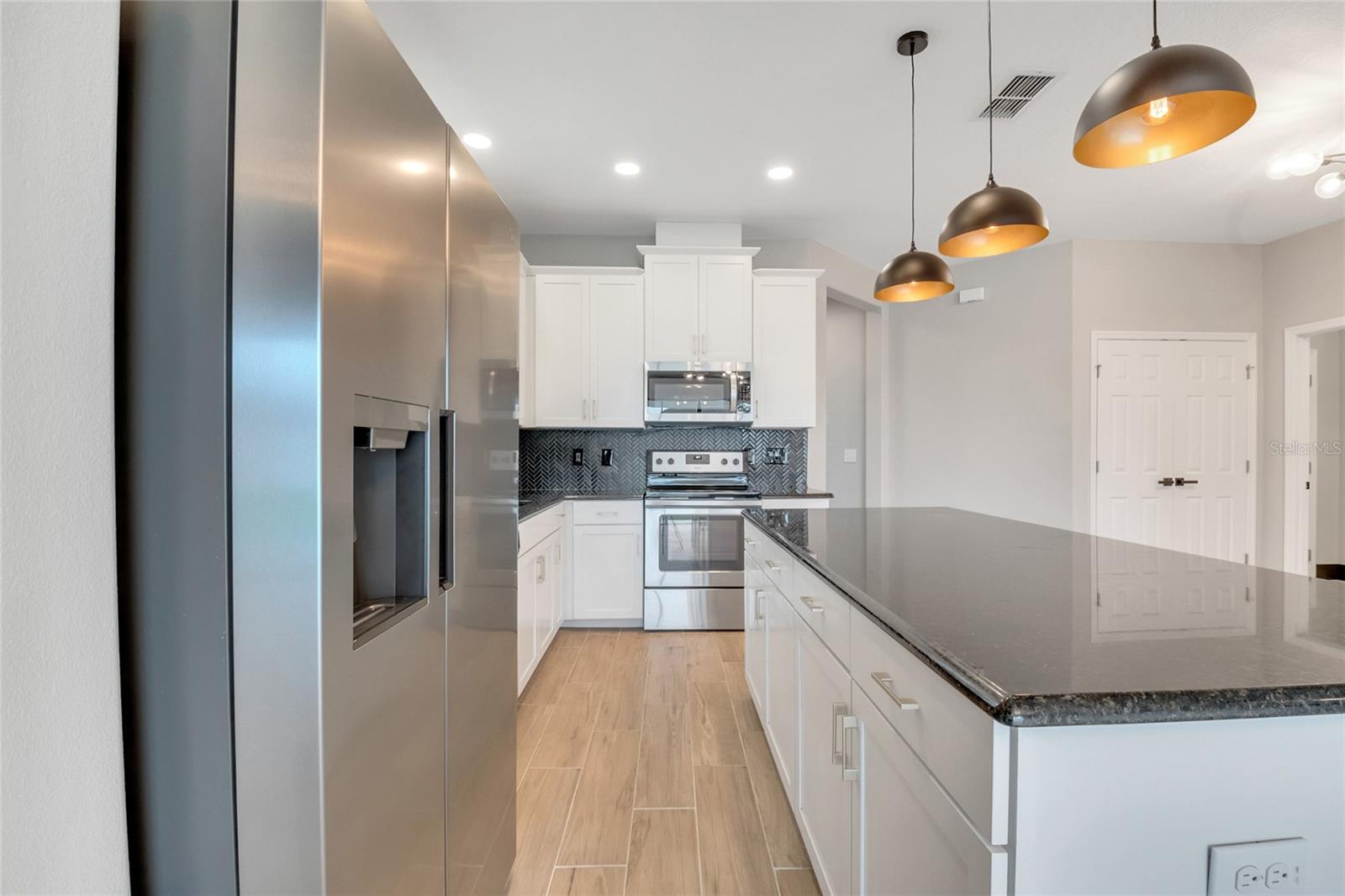 Image 18 of 83 For 2460 Toscolona Drive