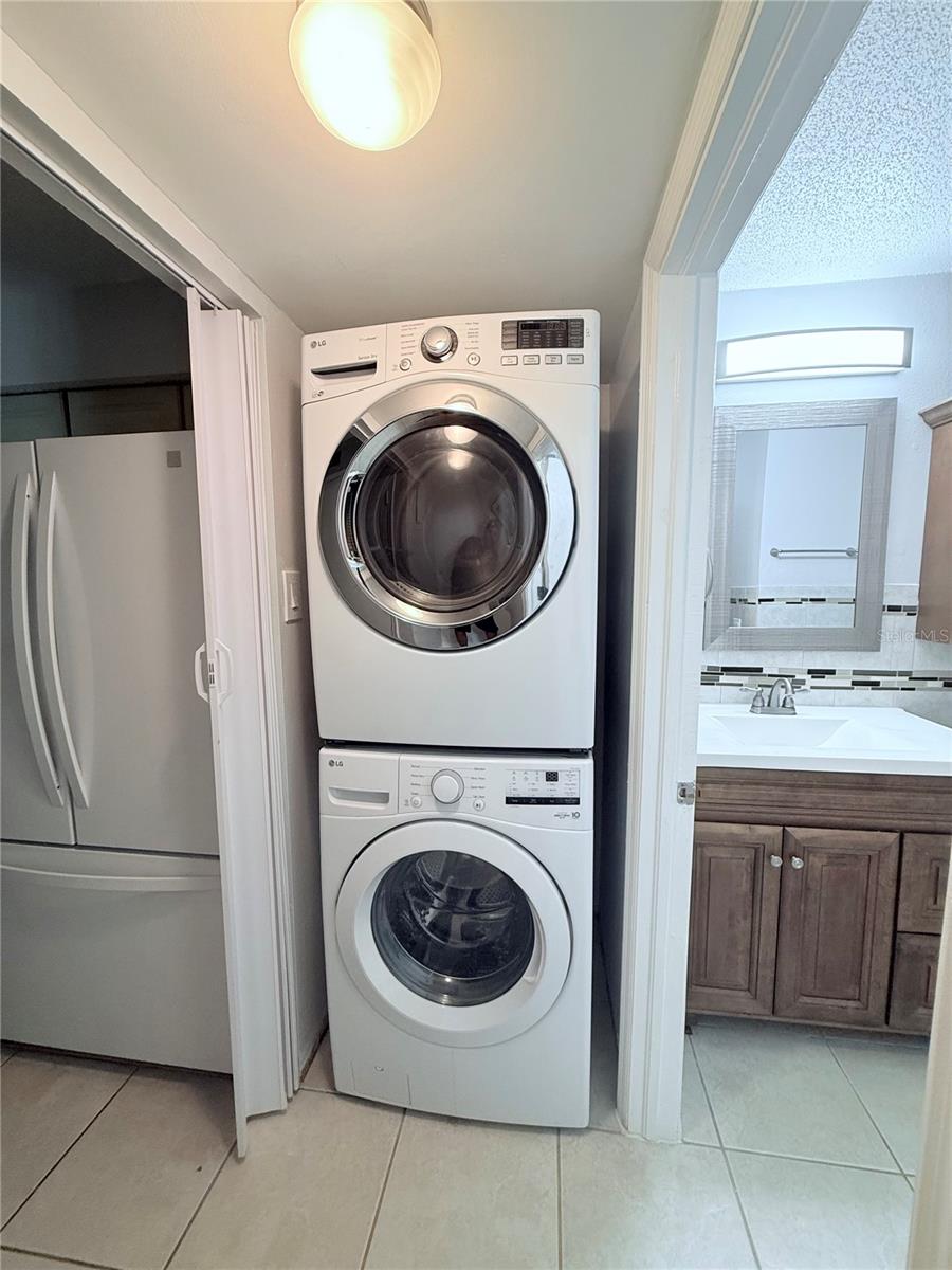 Image 7 of 13 For 9481 Highland Oak Drive 1512