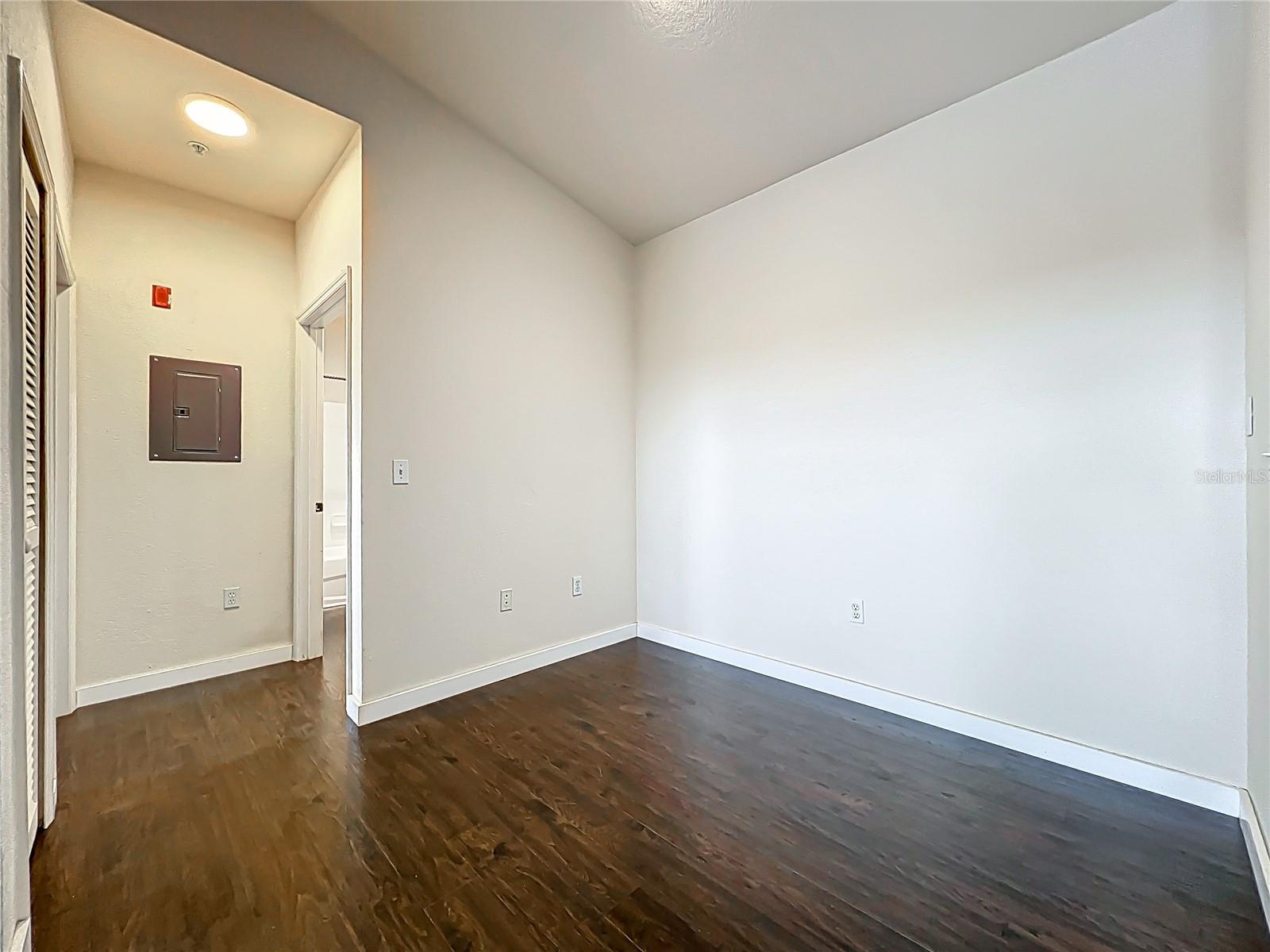 Image 16 of 52 For 6059 Westgate Drive 433