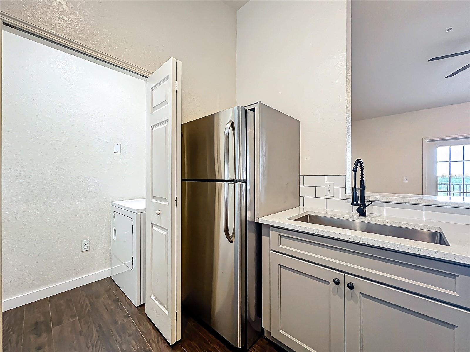 Image 21 of 52 For 6059 Westgate Drive 433