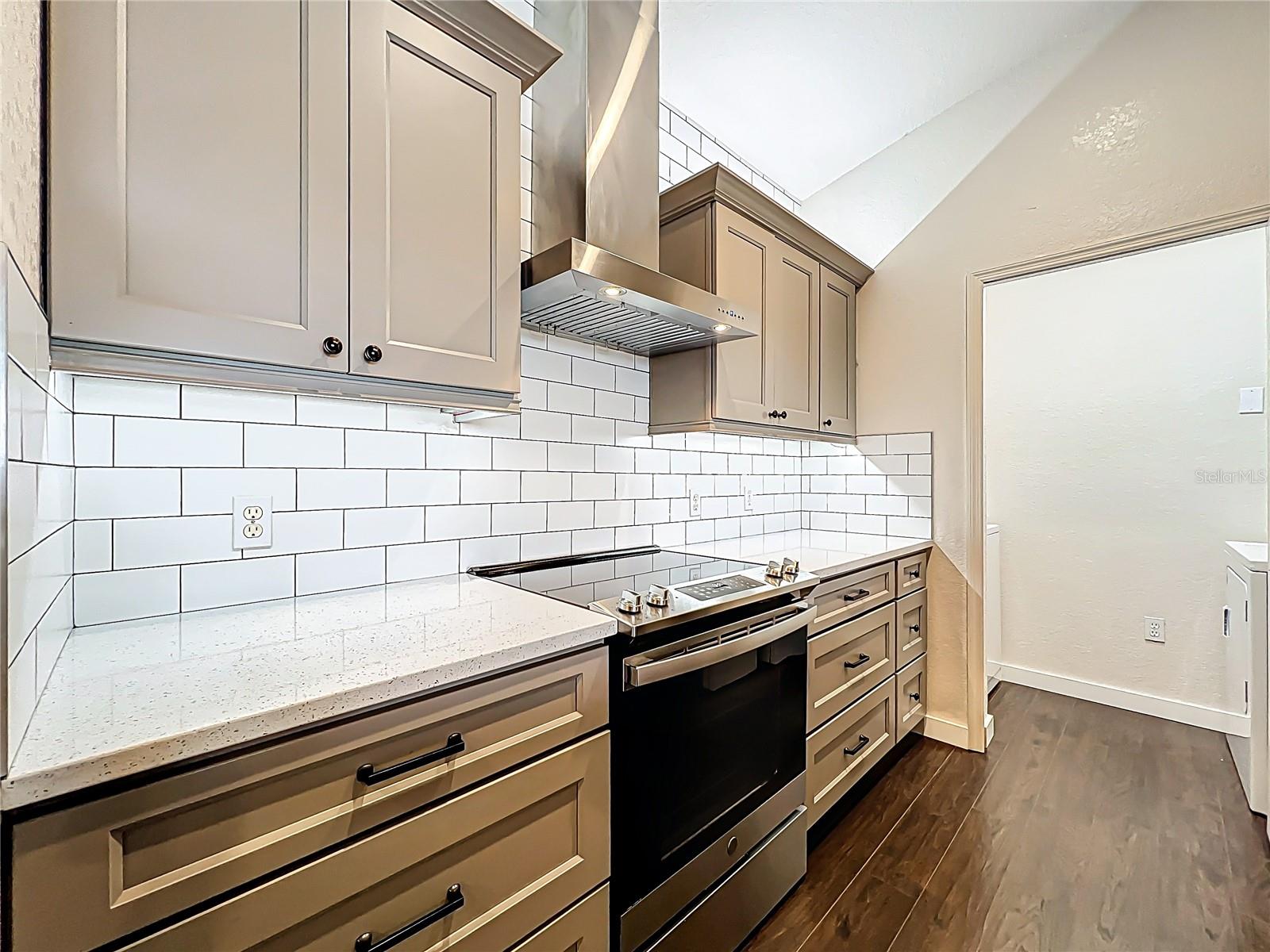Image 24 of 52 For 6059 Westgate Drive 433