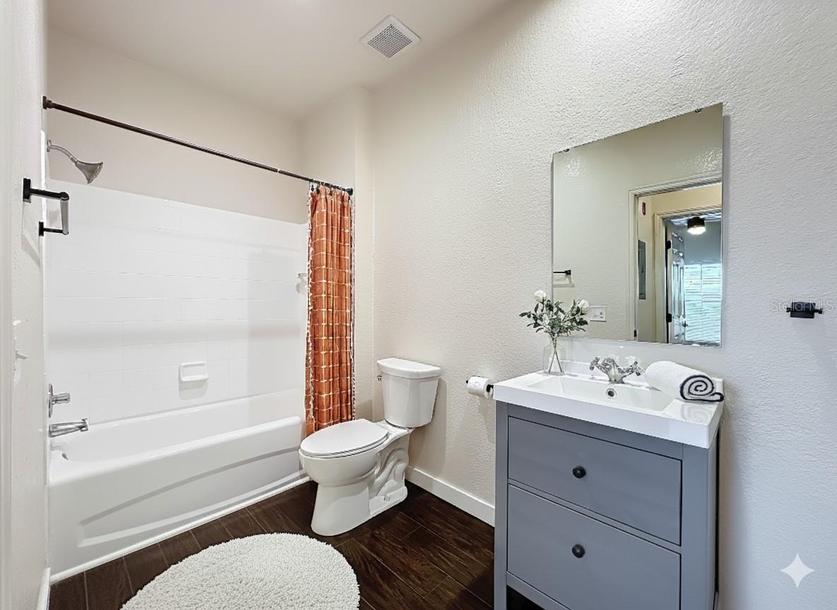 Image 5 of 52 For 6059 Westgate Drive 433