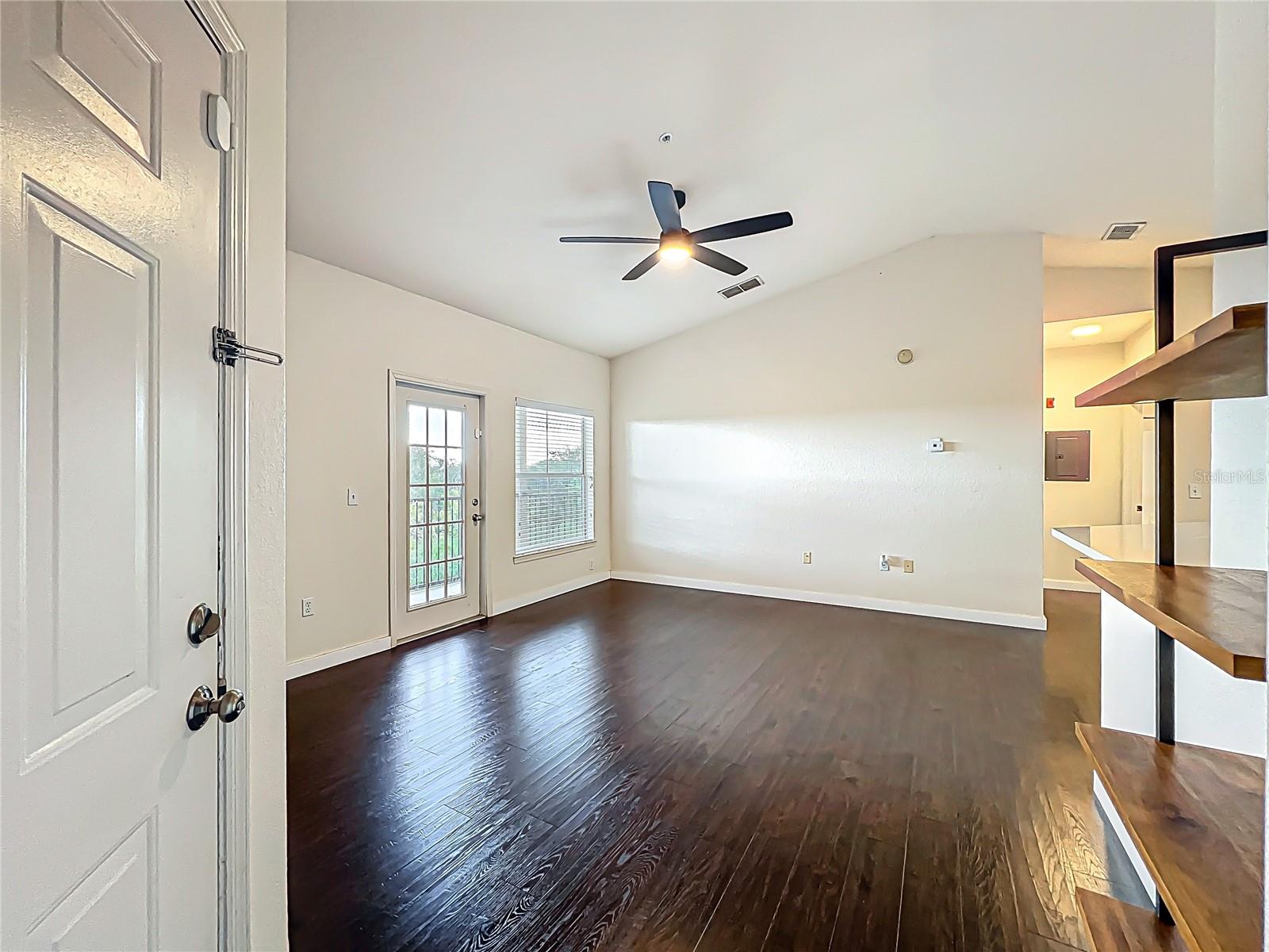 Image 8 of 52 For 6059 Westgate Drive 433