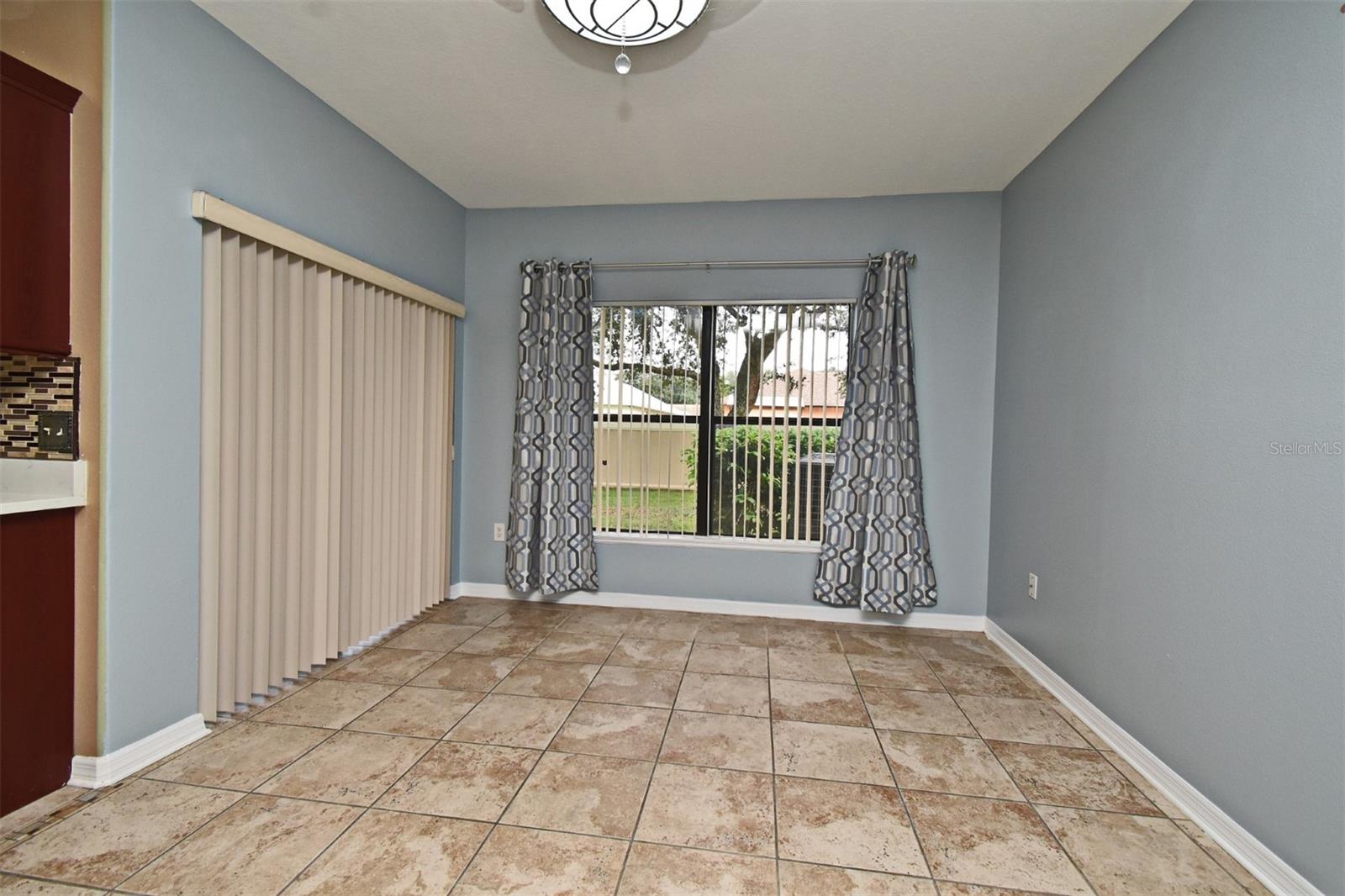 Image 13 of 42 For 2220 Seven Oaks Drive