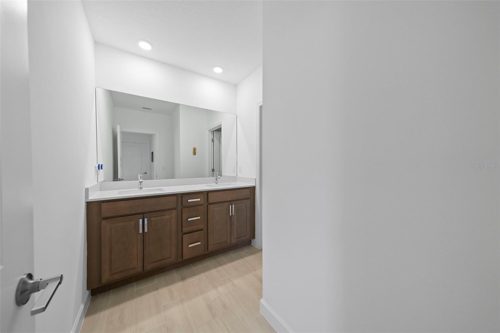 Image 19 of 55 For 715 Veridian Circle Nw