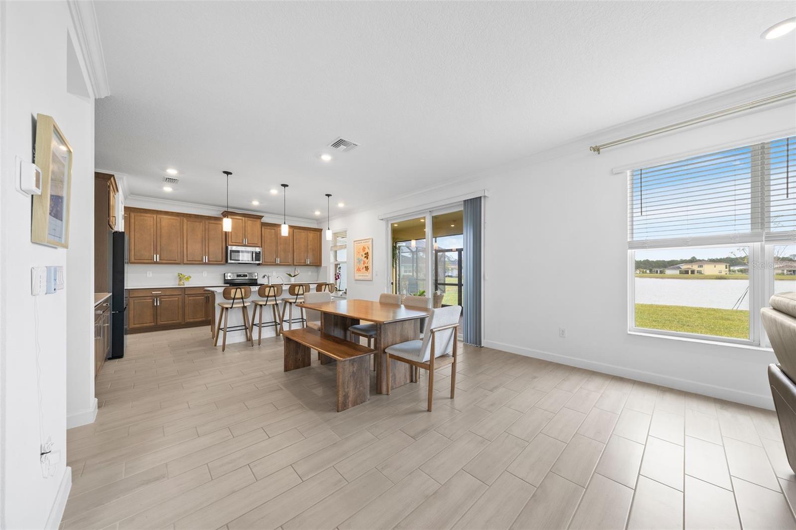 Image 4 of 55 For 715 Veridian Circle Nw